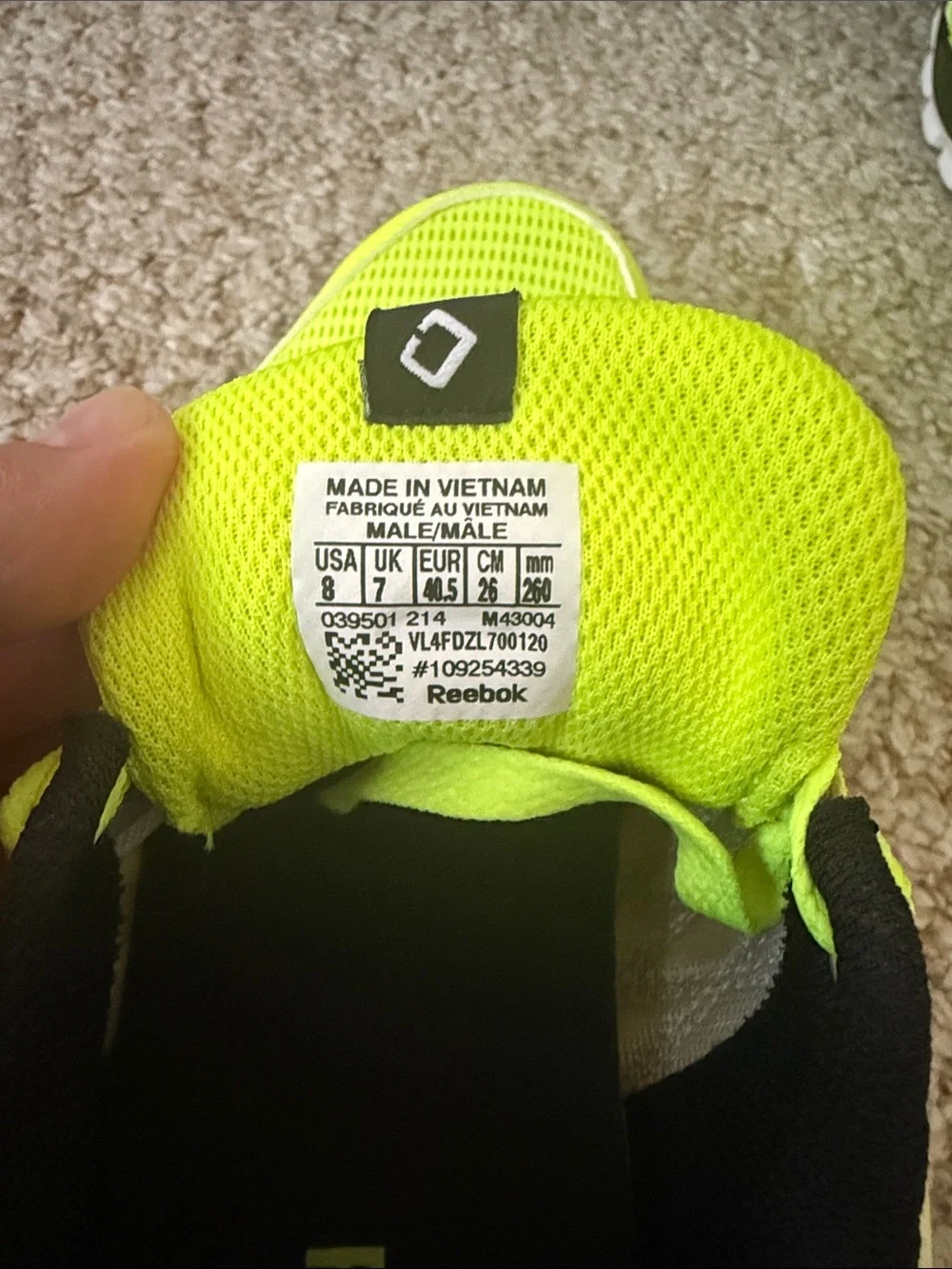 Reebok Men’s Neon Yellow Athletic Running Shoes Size 8